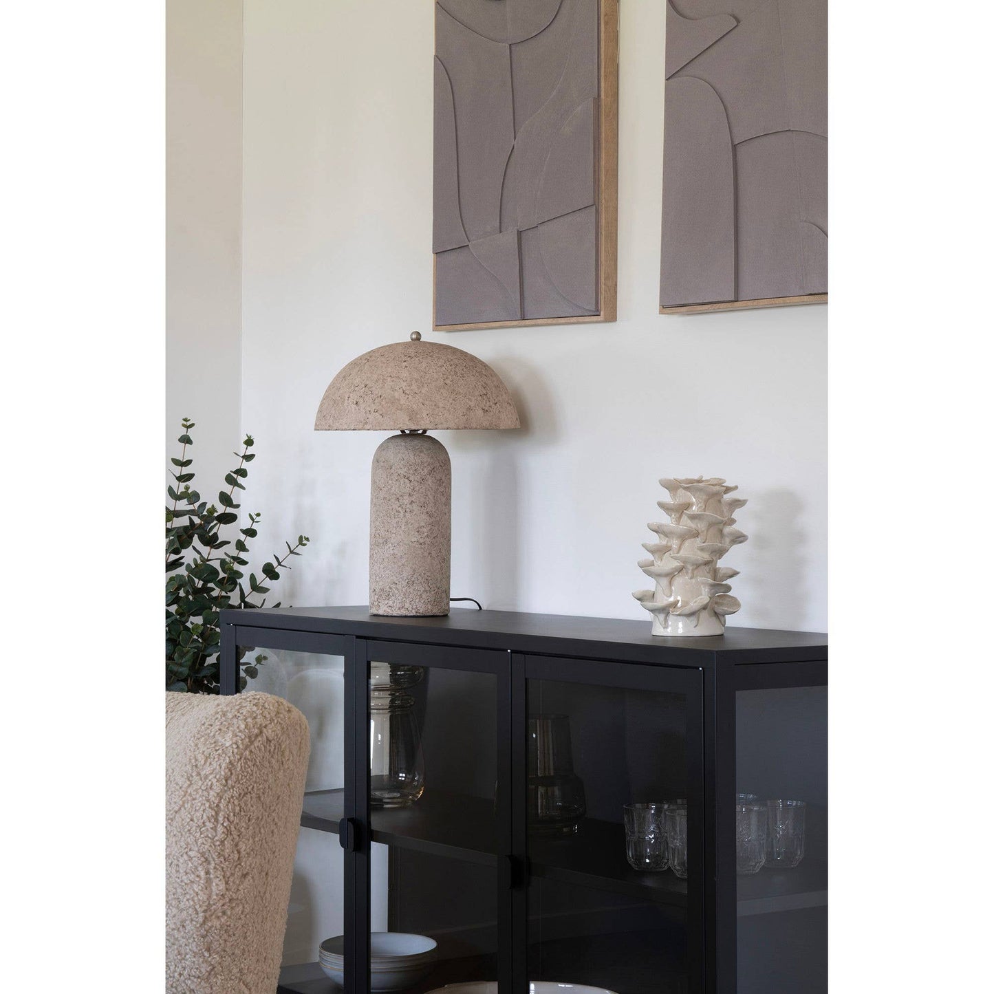 By Husted Astley - bordlampe. Papirmaché. Stengrå, 150 cm kabel